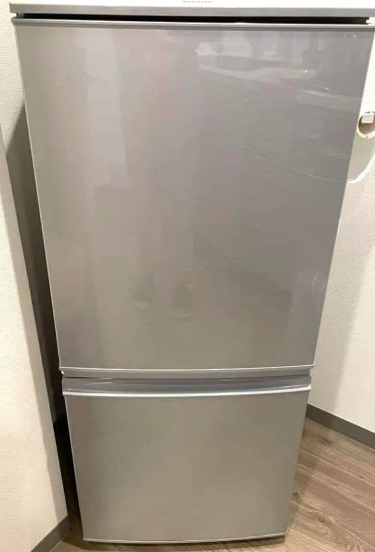 札幌市近郊の方限定！送料無料！シャープ 冷蔵庫 SJ-D14B-S 137L