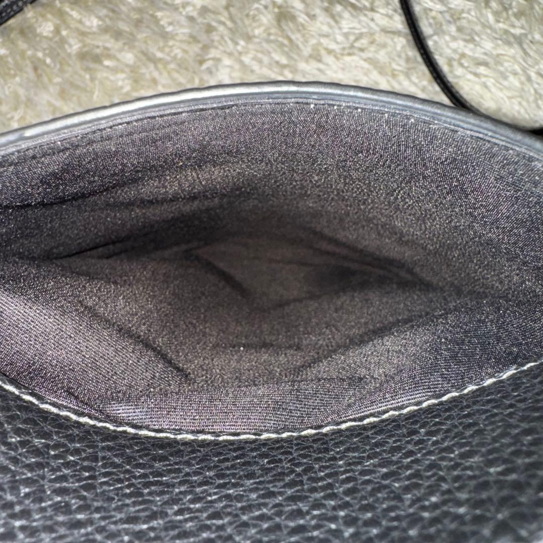 コーチ　ランヤード　クロスボディ　ショルダーバッグ　レザー　ブラック　斜め掛け