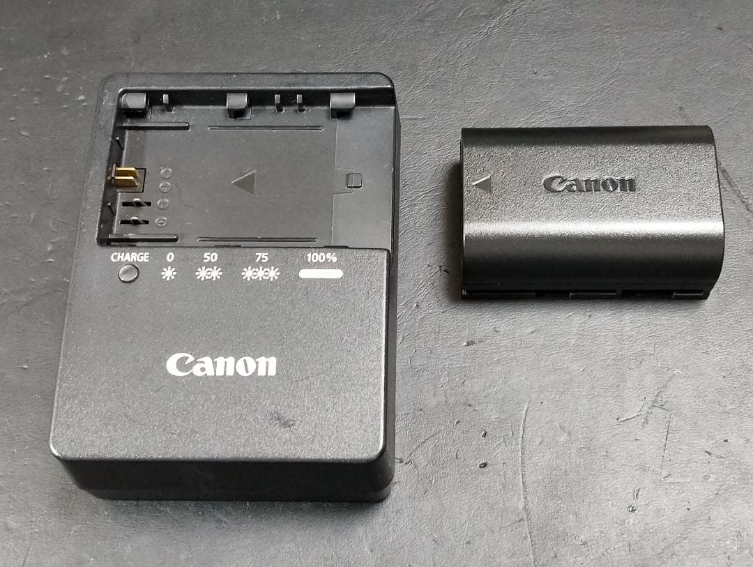 【美品】Canon EOS 60D レンズキット 18-135m 一眼レフカメラ