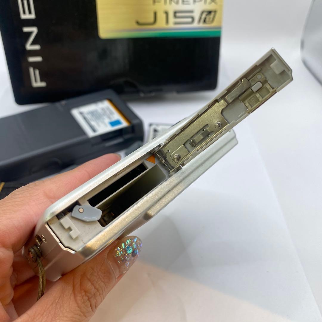 FINEPIX J15 fd デジタルカメラ 6.2メガピクセル