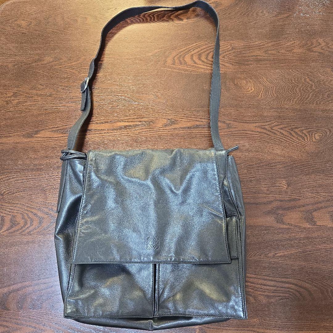 LOEWE　メッセンジャーバッグ