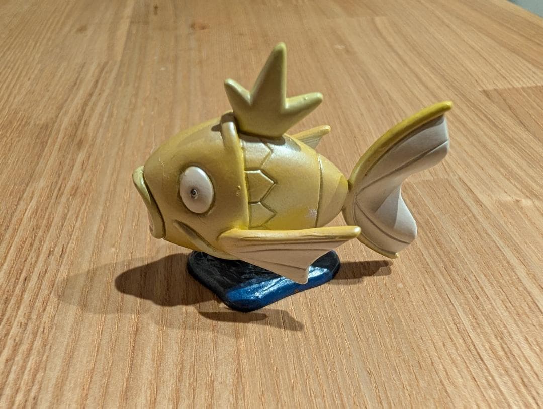 【希少】金のコイキング フィギュア