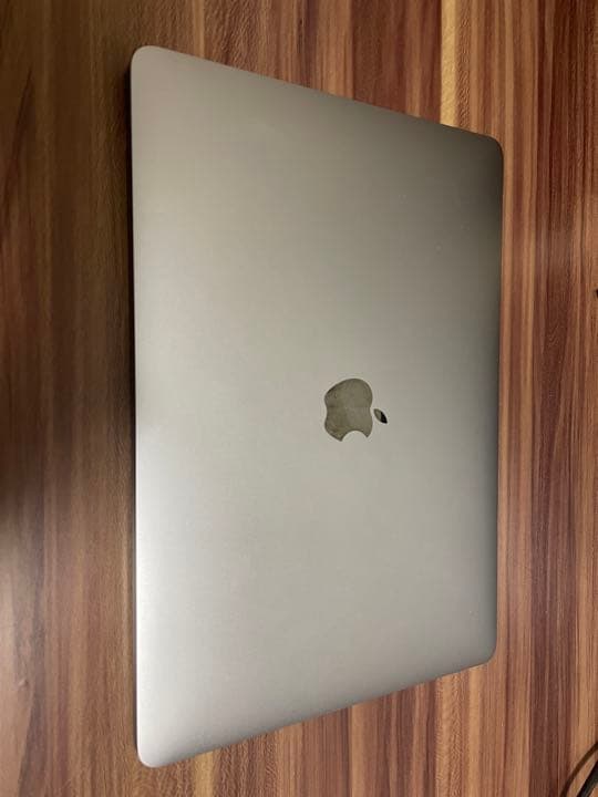 macbook pro 2017 ほぼ未使用