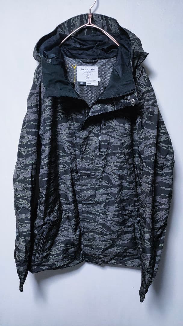 【VOLCOM ボルコム】 スノーボードウェア タイガーカモ ゴアテックス