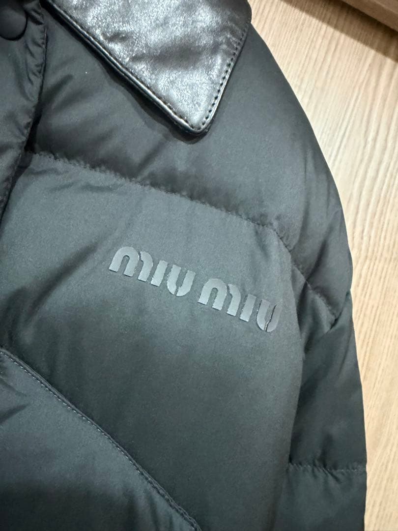 miumiu クロップド丈 ダウン