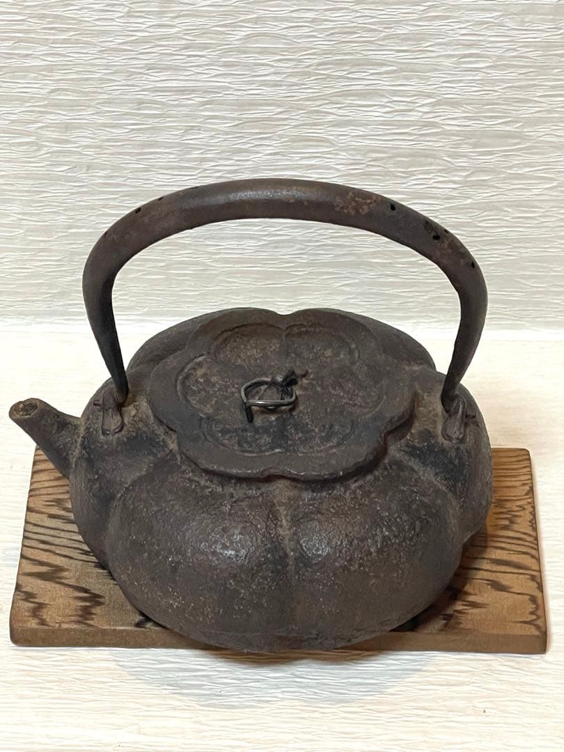 南部鉄器　鉄瓶　鋳鉄製花型急須 花型　アンティーク　置物　時代物