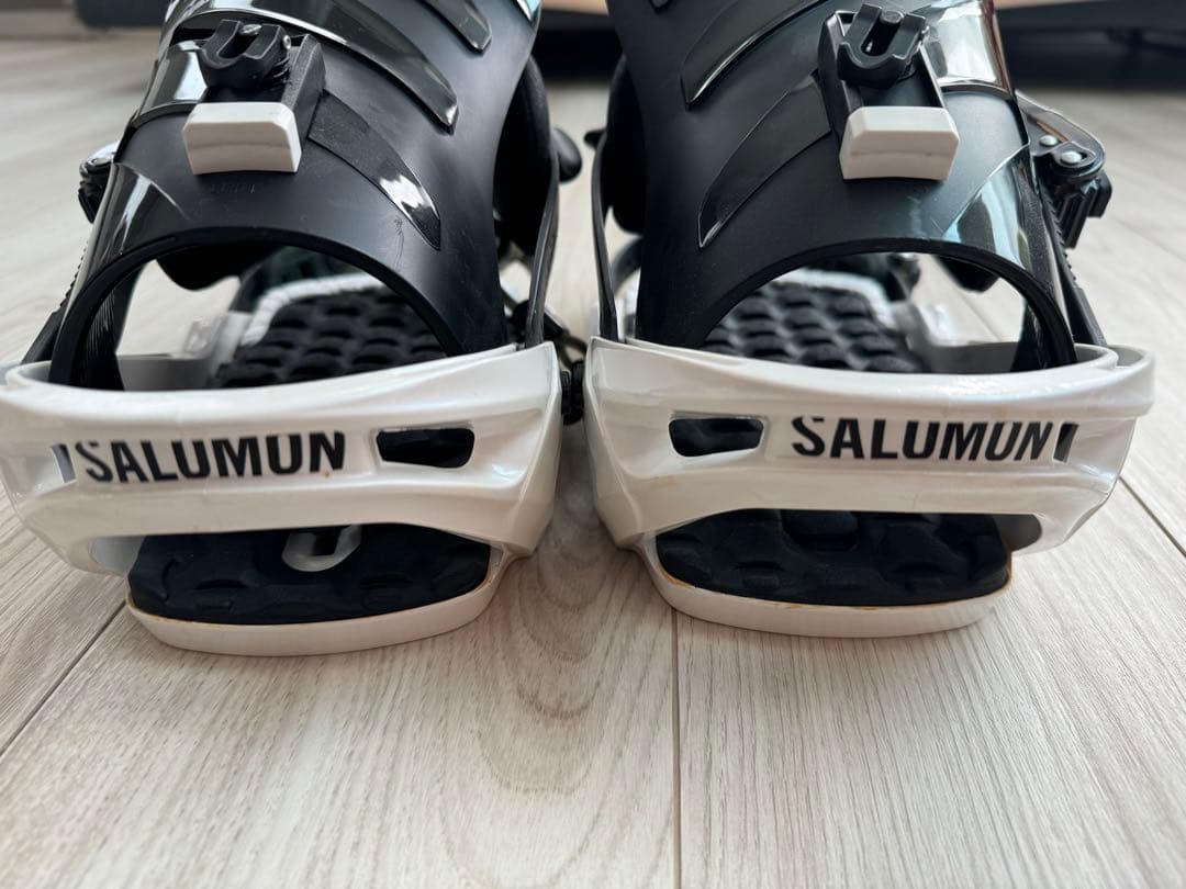 美品　SALOMON サロモン　スノーボードビンディング rhythm sサイズ