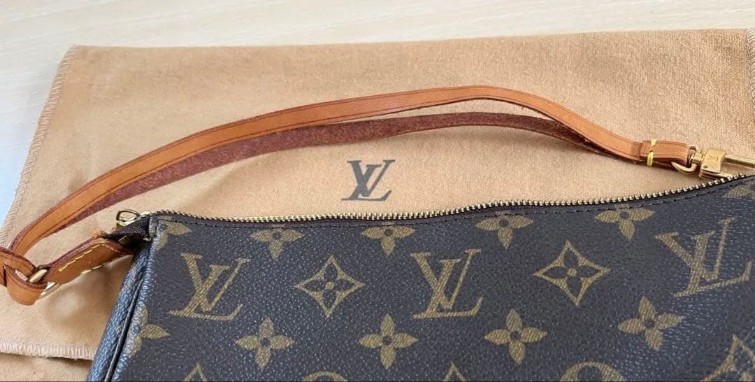 【新品未使用】ルイヴィトン アクセソワール ポーチ ポシェット ＊訳あり