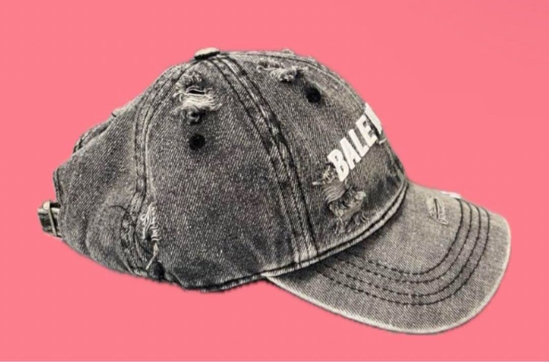 BALENCIAGA ダメージ加工 ベースボールキャップ