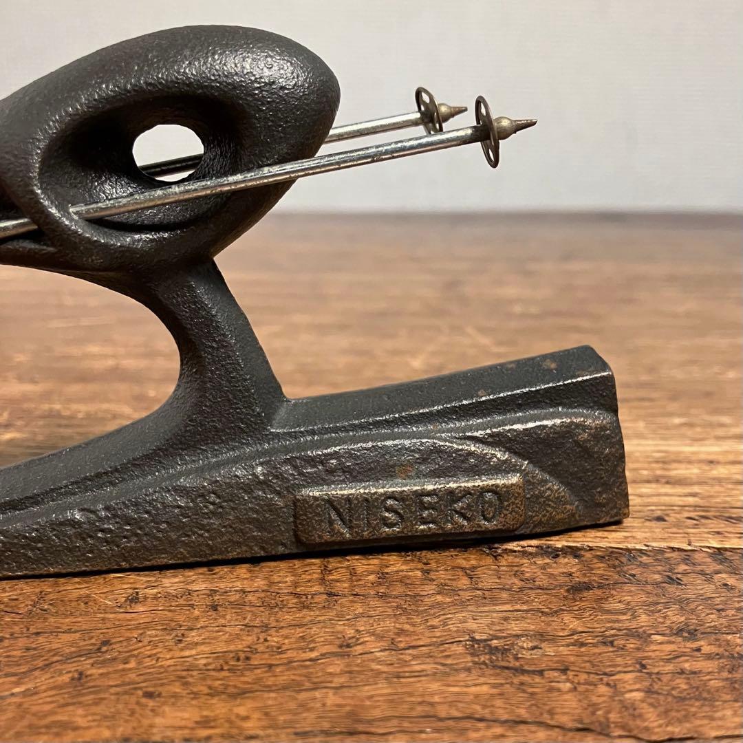 レトロ スキーヤー ペーパーウェイト 鉄 アイアン 雑貨 文鎮 アンティーク