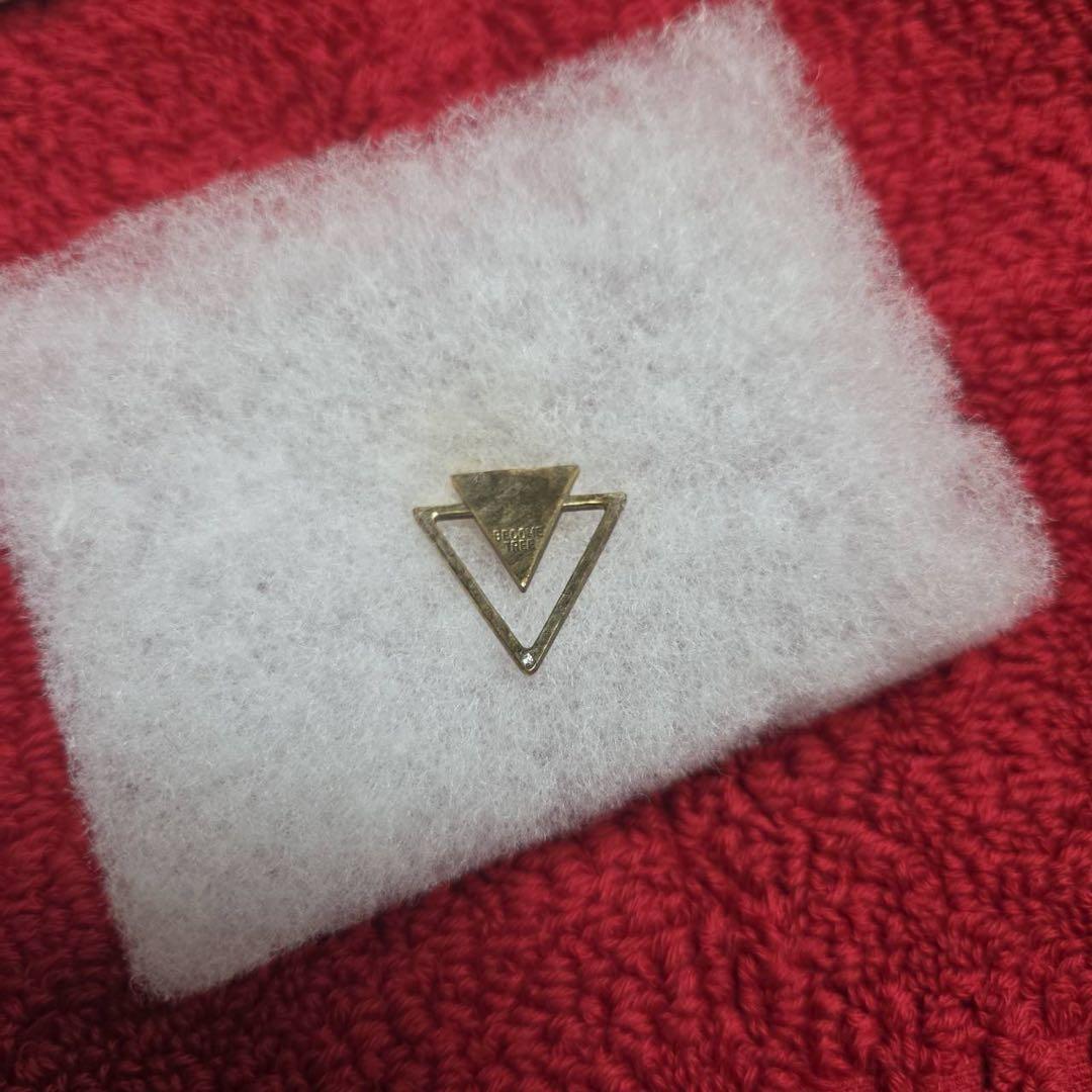 BECOME TREE トライアングルピアス