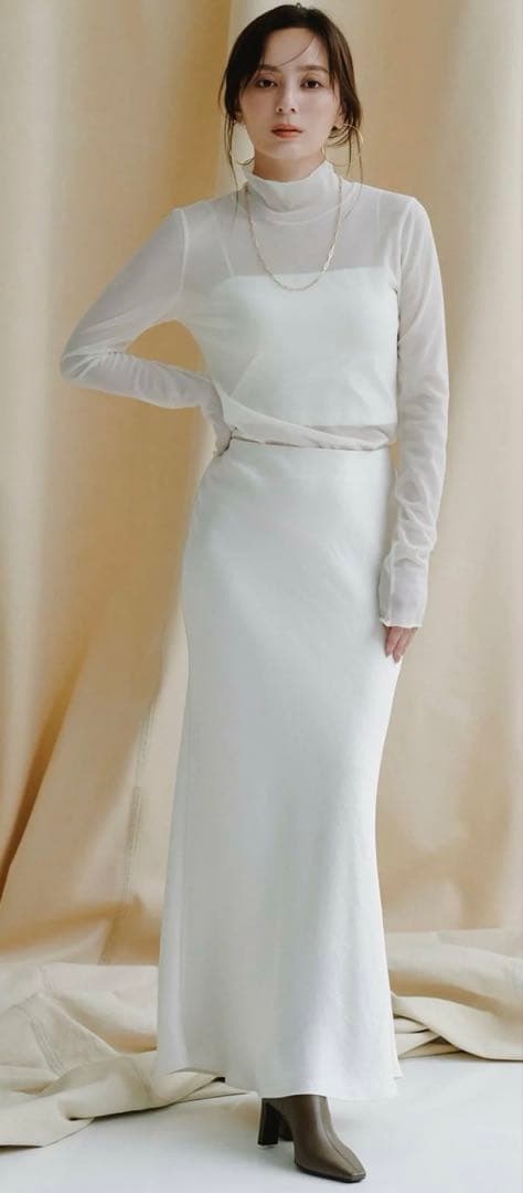 anuans サテンナロースカート　ほぼ新品