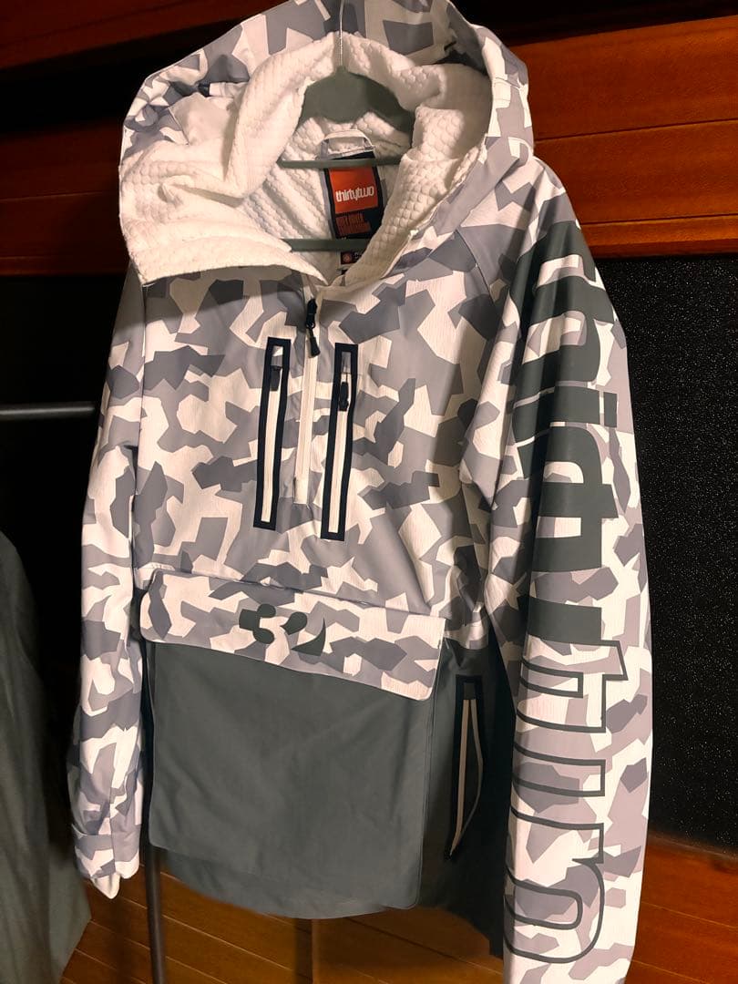 thirtytwo 迷彩柄 アノラック Mサイズ　上下セット‼️ボードウェア