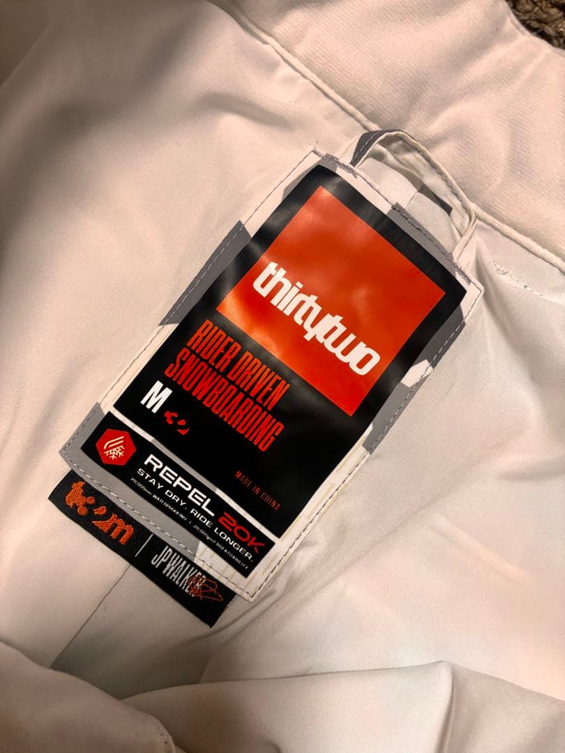 thirtytwo 迷彩柄 アノラック Mサイズ　上下セット‼️ボードウェア