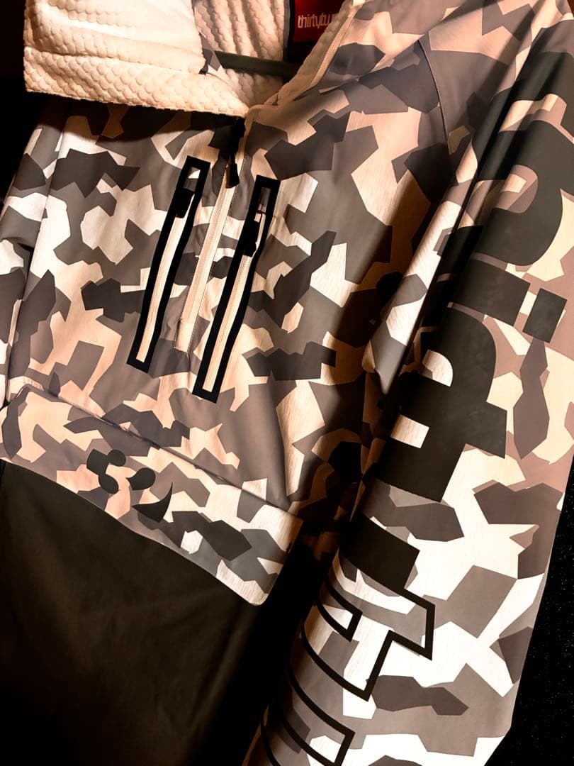 thirtytwo 迷彩柄 アノラック Mサイズ　上下セット‼️ボードウェア