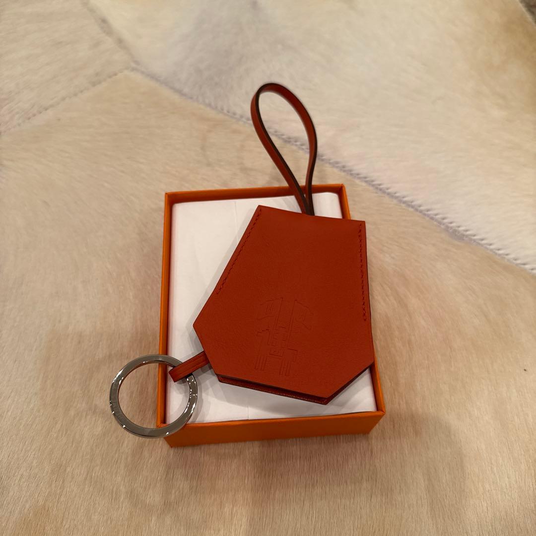 HERMES オレンジレザー キーホルダー