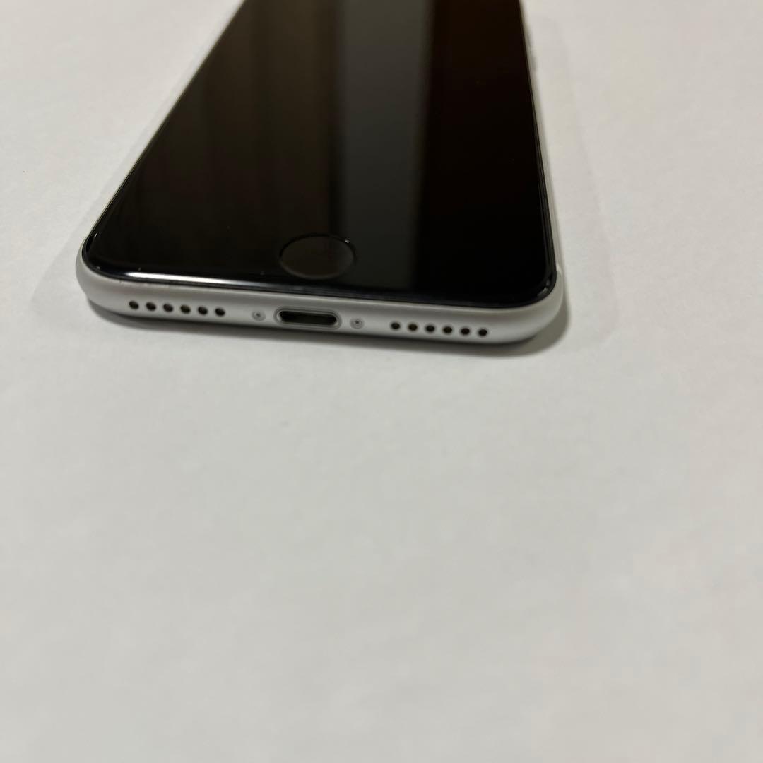 Apple iPhone SE 第2世代　64GB バッテリー81%