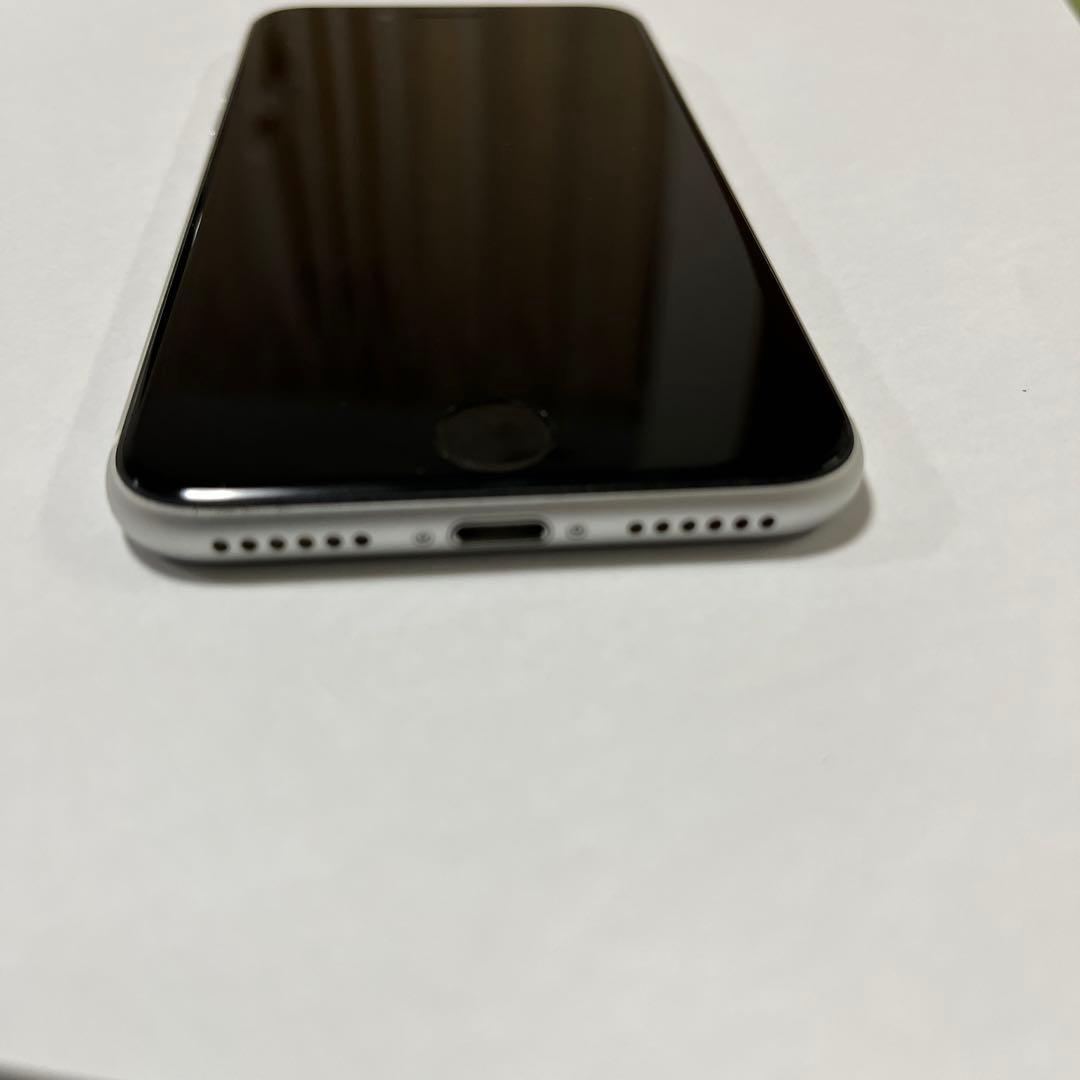 Apple iPhone SE 第2世代　64GB バッテリー81%