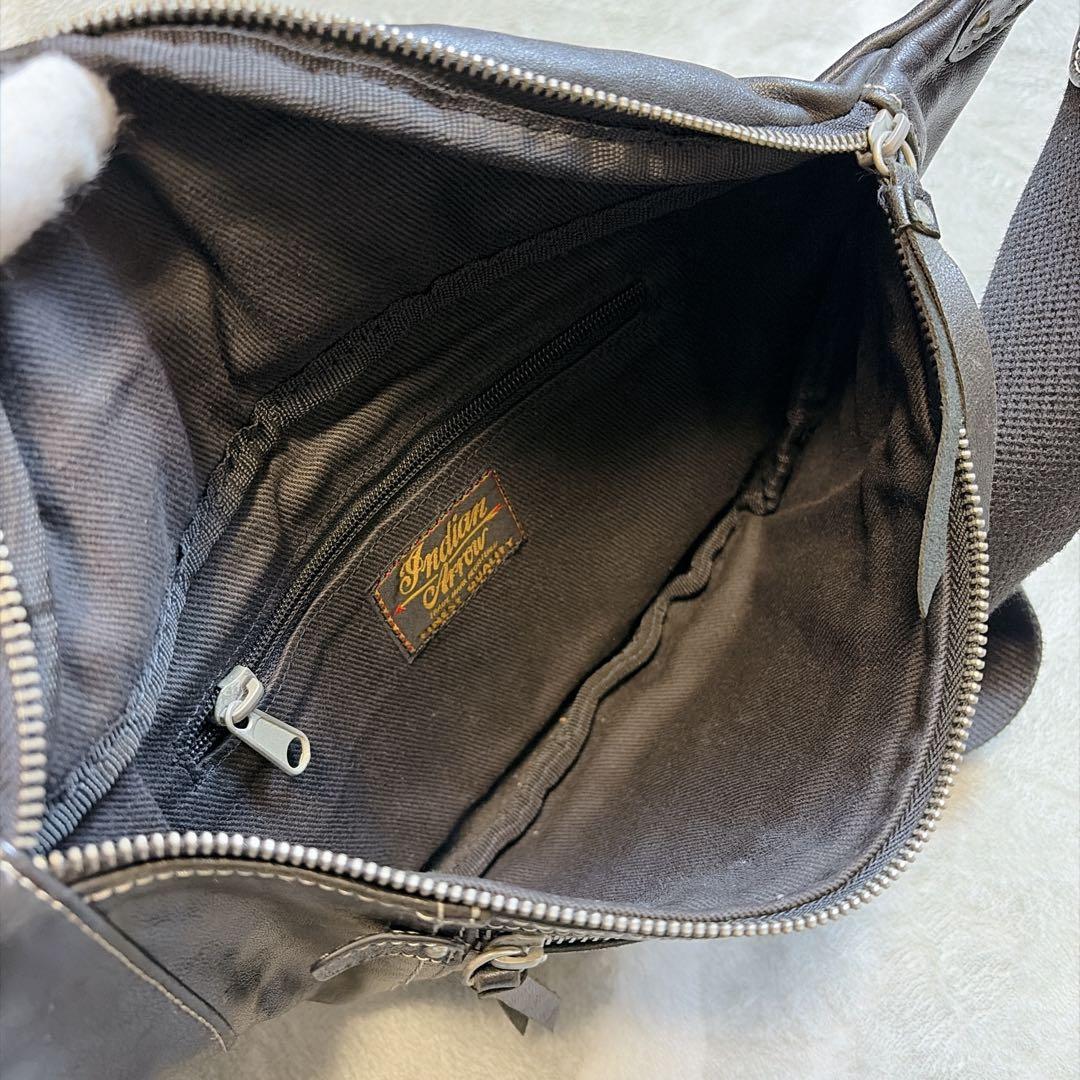 【希少】東洋エンタープライズ カーフレザー ボディバッグ スタッズ ブラック