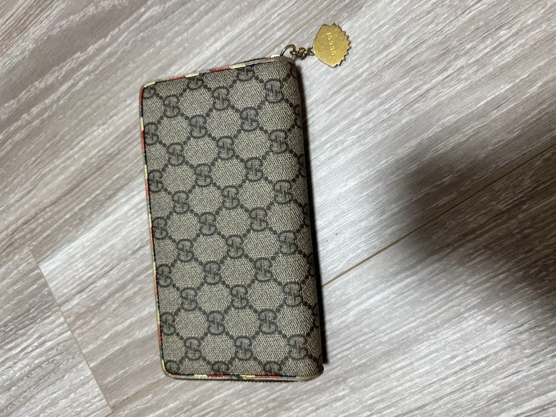 値下げしました　GUCCI 長財布