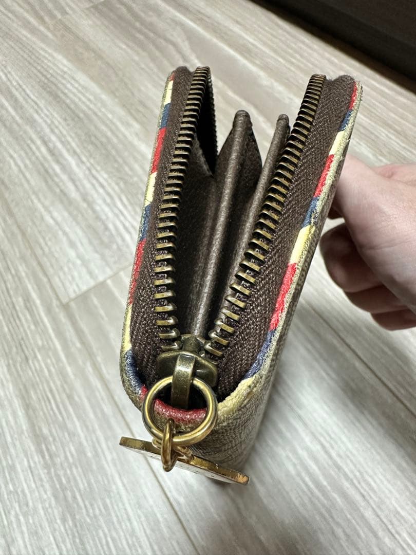 値下げしました　GUCCI 長財布