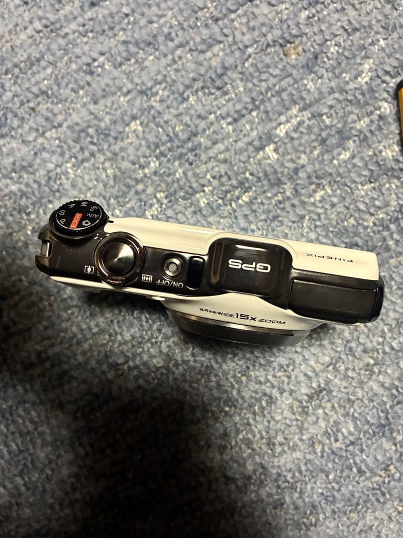 Fujifilm 24mm wide 15倍ズーム GPS付きコンパクトカメラ