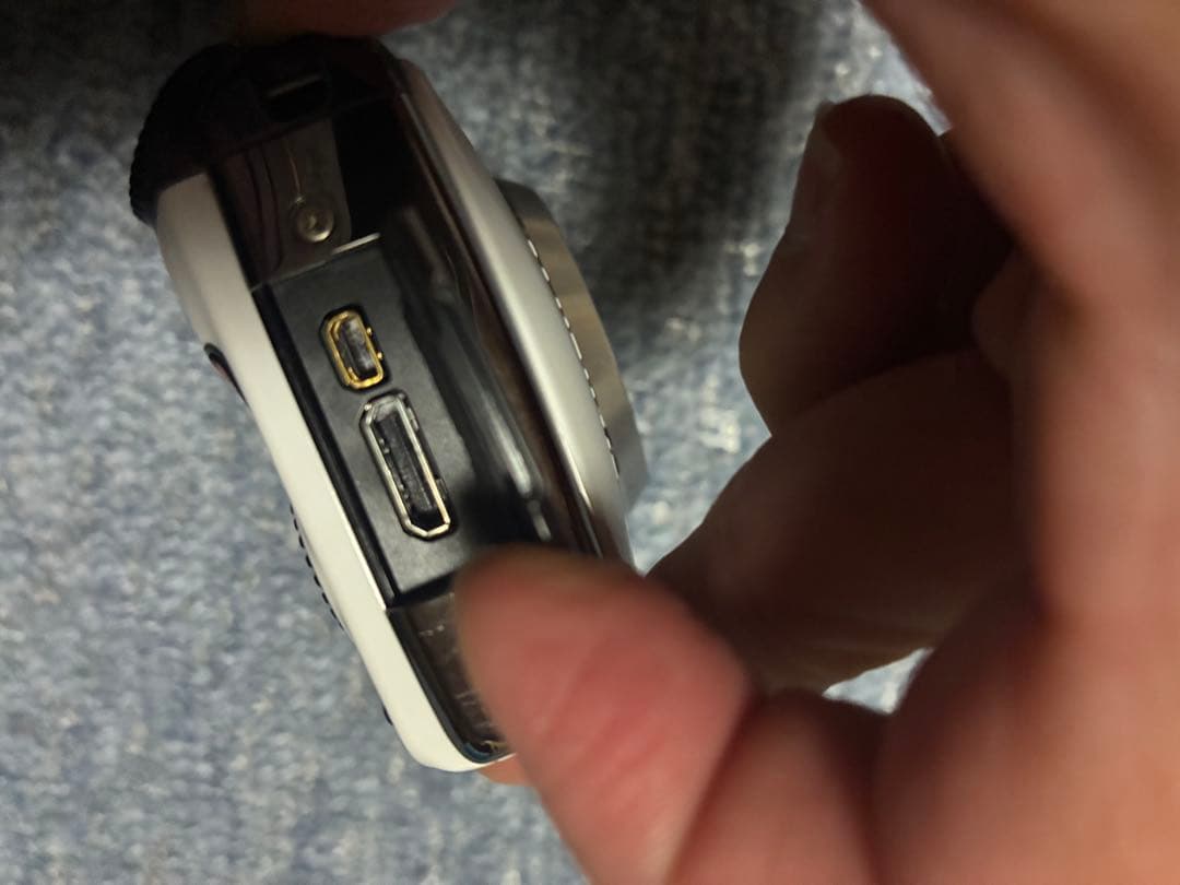 Fujifilm 24mm wide 15倍ズーム GPS付きコンパクトカメラ