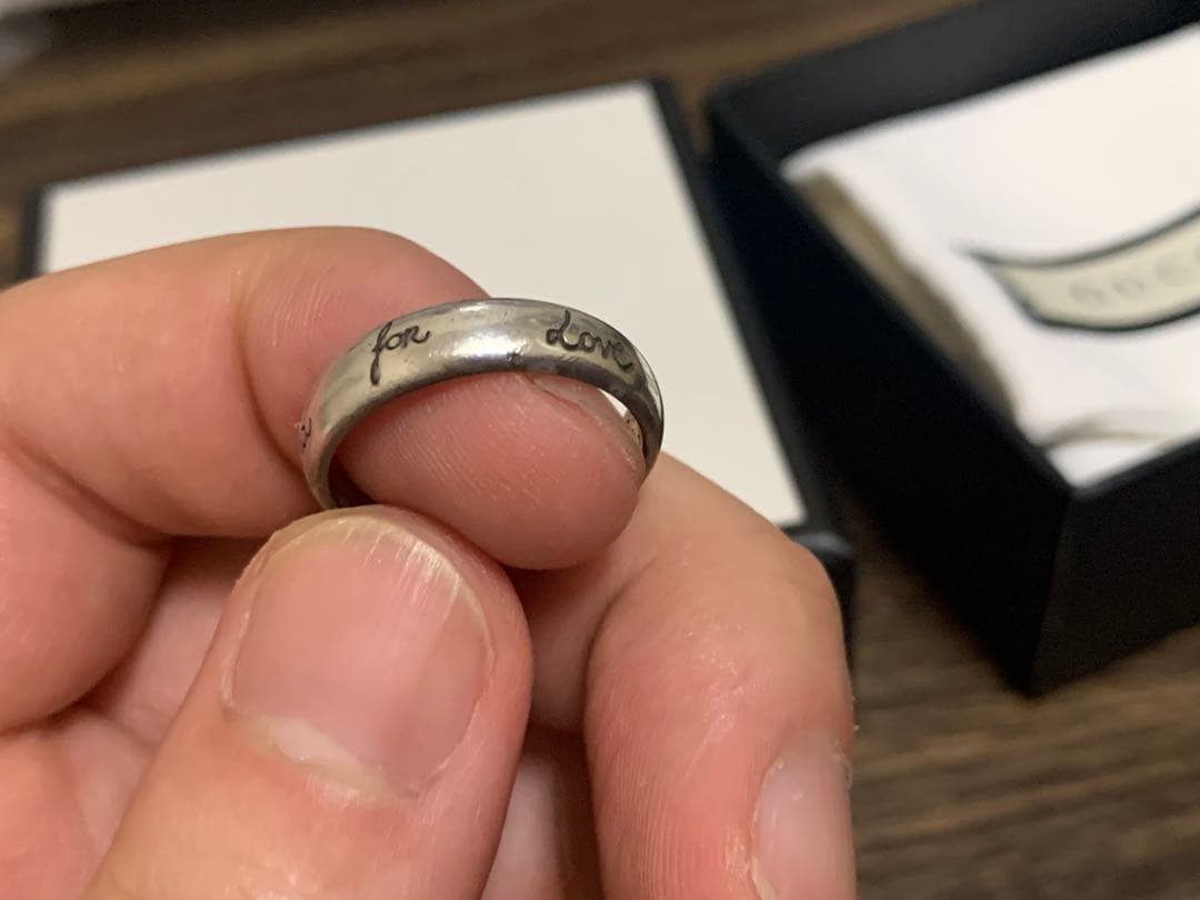 GUCCI シルバーリング Blind for Love 刻印