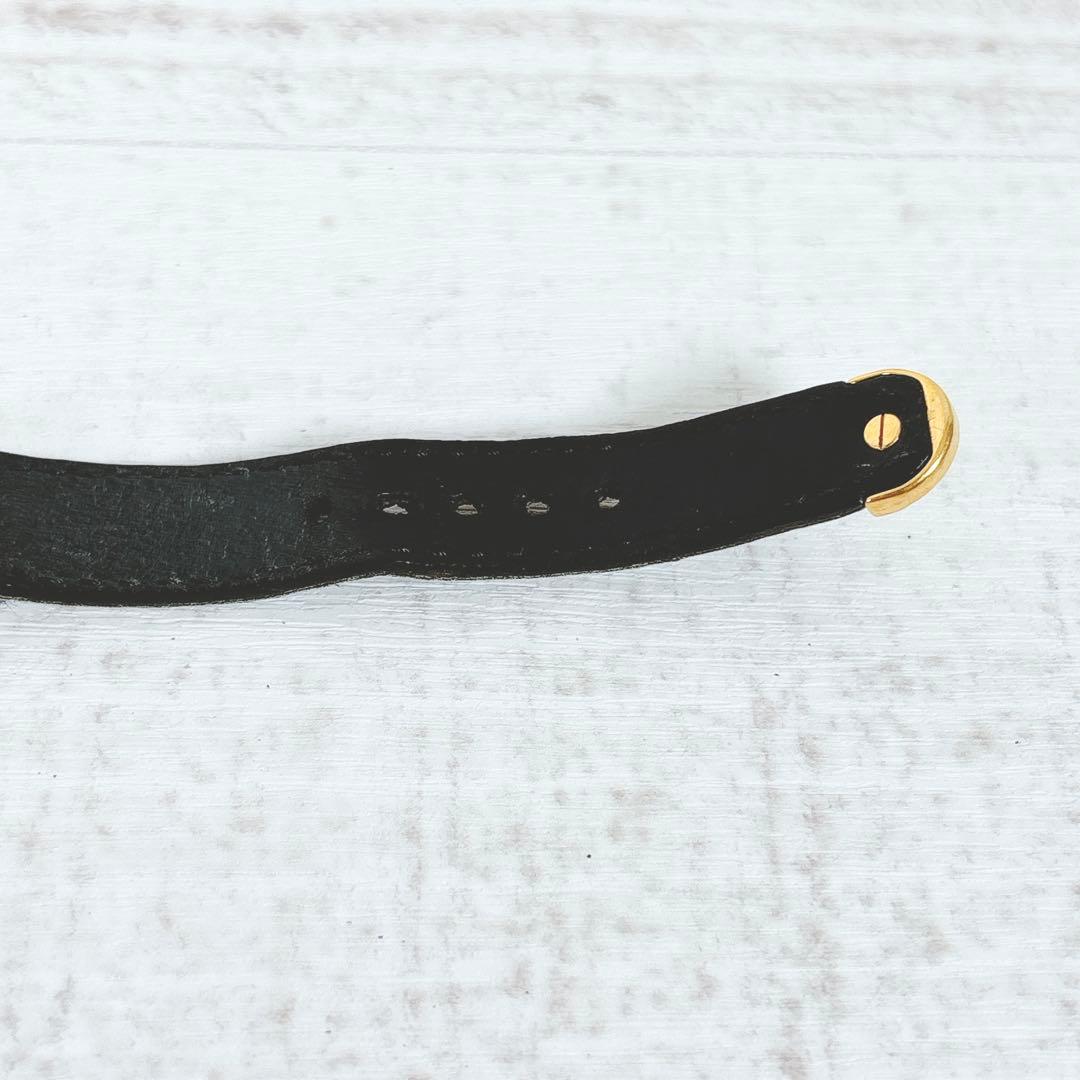 【希少】 ヴェルサーチ レディース 腕時計 メデューサ スクエア ゴールド 四角