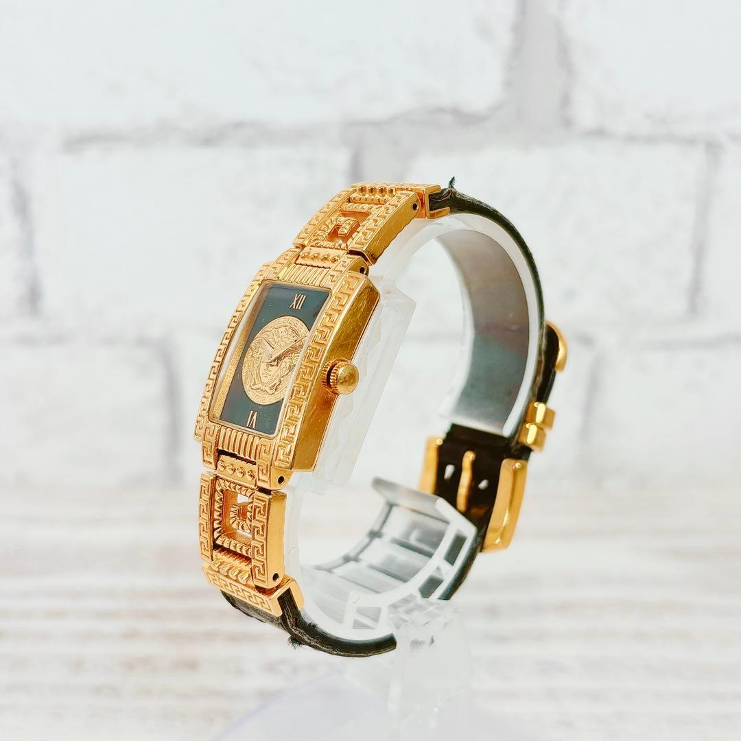 【希少】 ヴェルサーチ レディース 腕時計 メデューサ スクエア ゴールド 四角