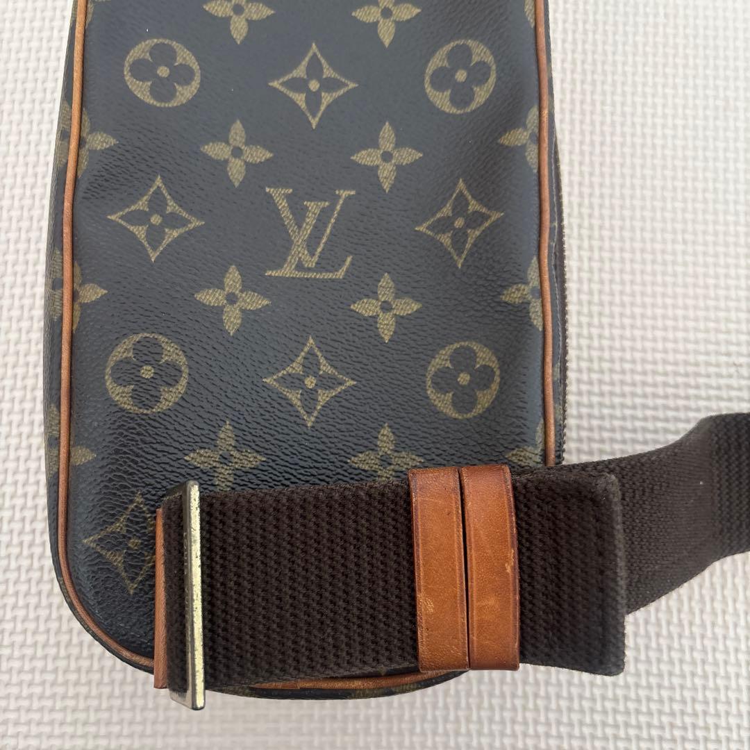 Louis Vuittonポシェットガンジュ　ボディバッグ　モノグラム