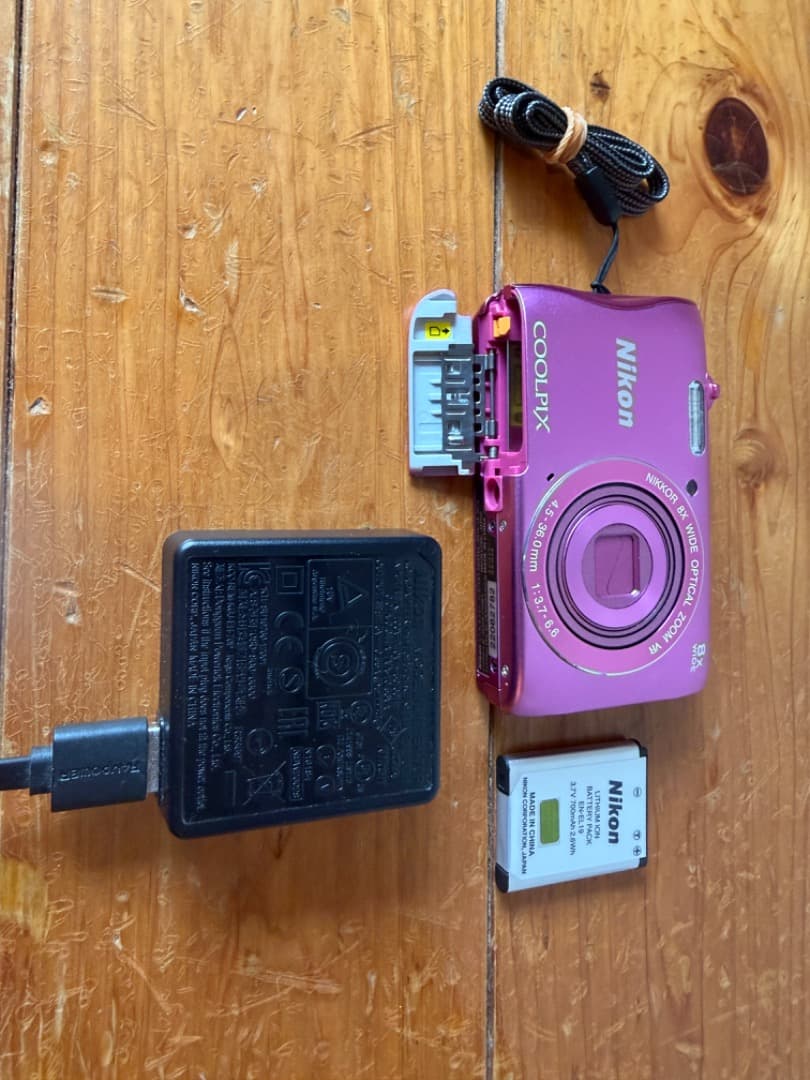 【美品】 Nikon COOLPIX S3700 ニコン ピンク Wi-Fi