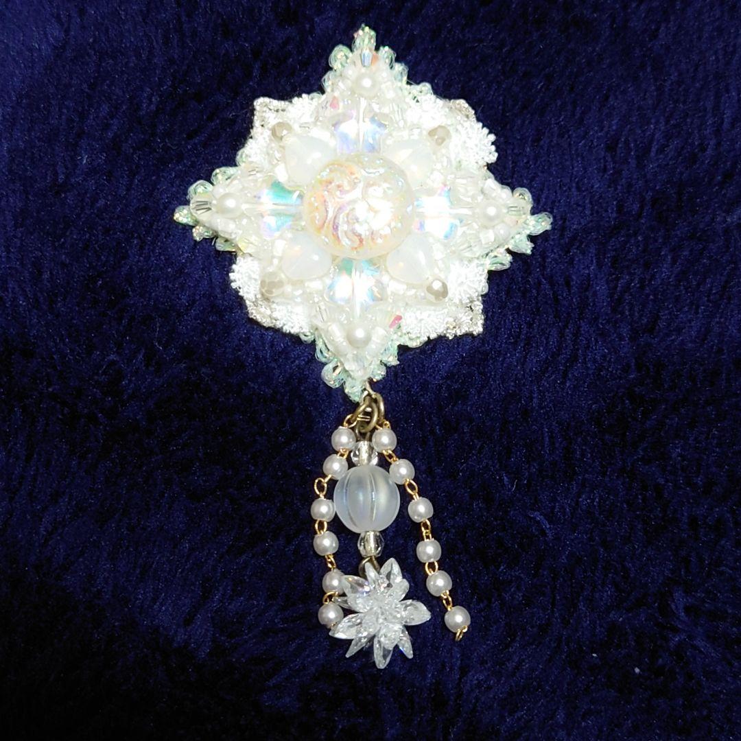 Piari 様 ハンドメイド ブローチ ブレスレット アクセサリー ビーズ刺繍