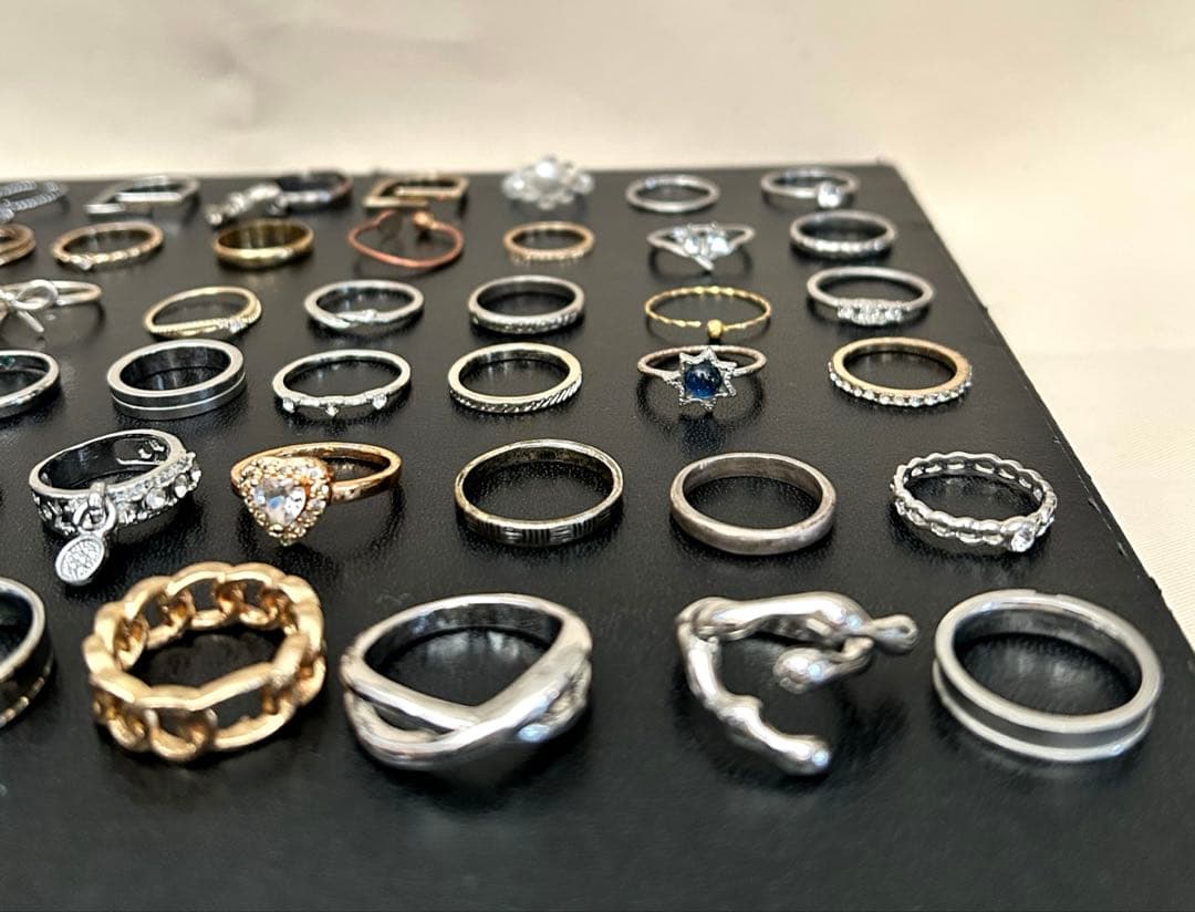 遺品整理品 超豪華大量 リング指輪 重量あり 60点 まとめ売り