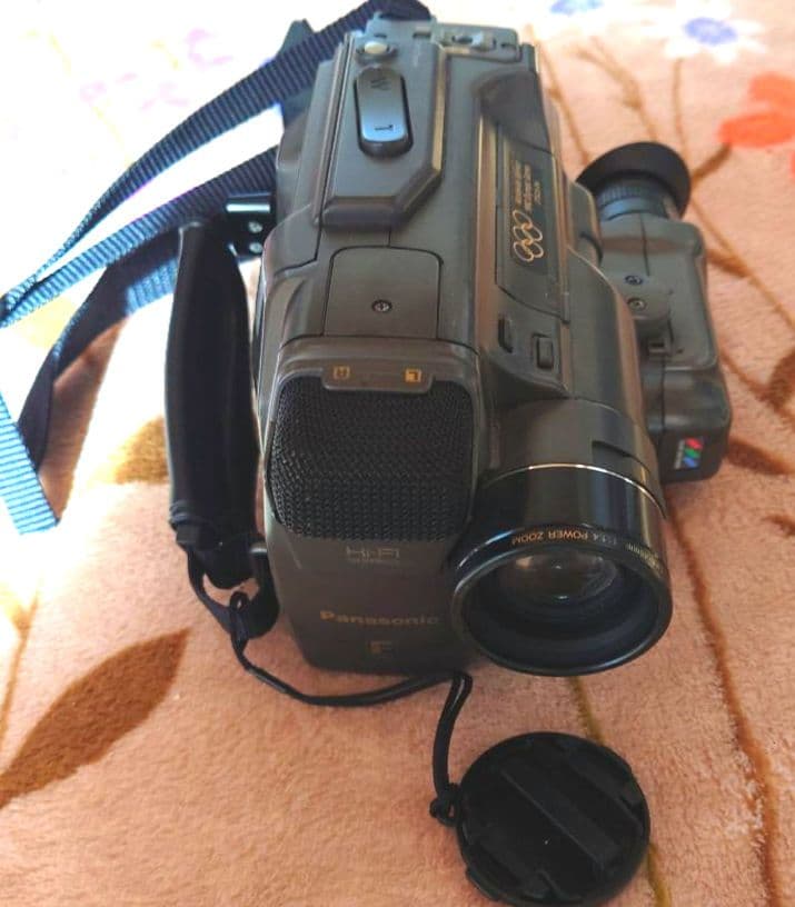 Panasonic S-VHS-C ビデオカメラNV-S9本体 （ジャンク）