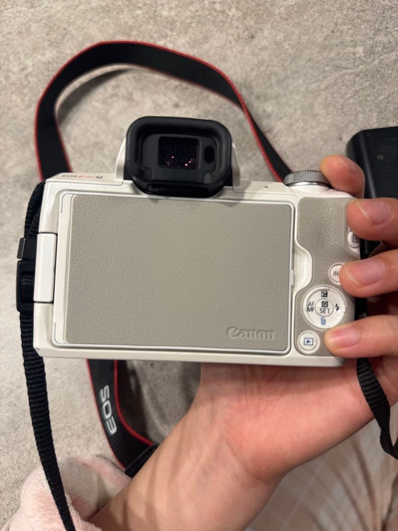 Canon EOS Kiss M ホワイト