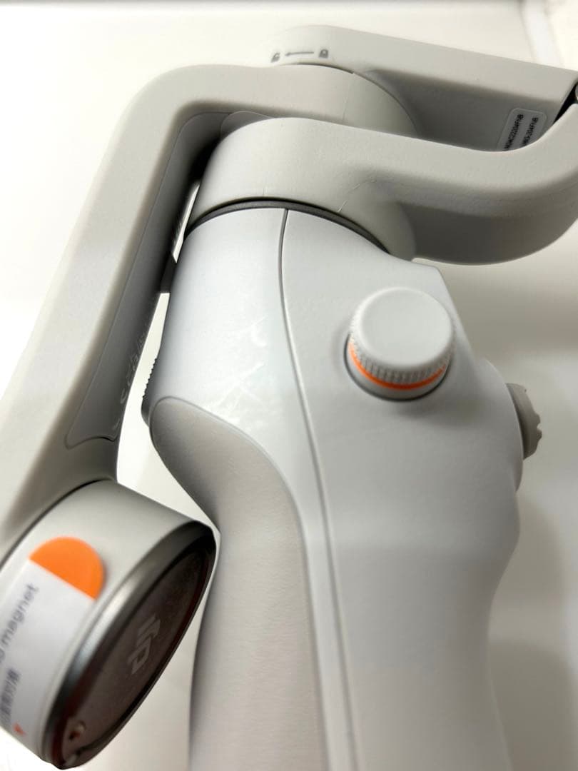 【美品】DJI Osmo Mobile 6 スマホジンバル ／付属品完備