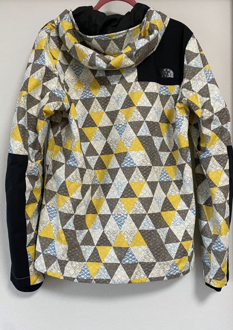 ノースフェイスTHE NORTH FACE　マウンテンパーカー　限定　ノース