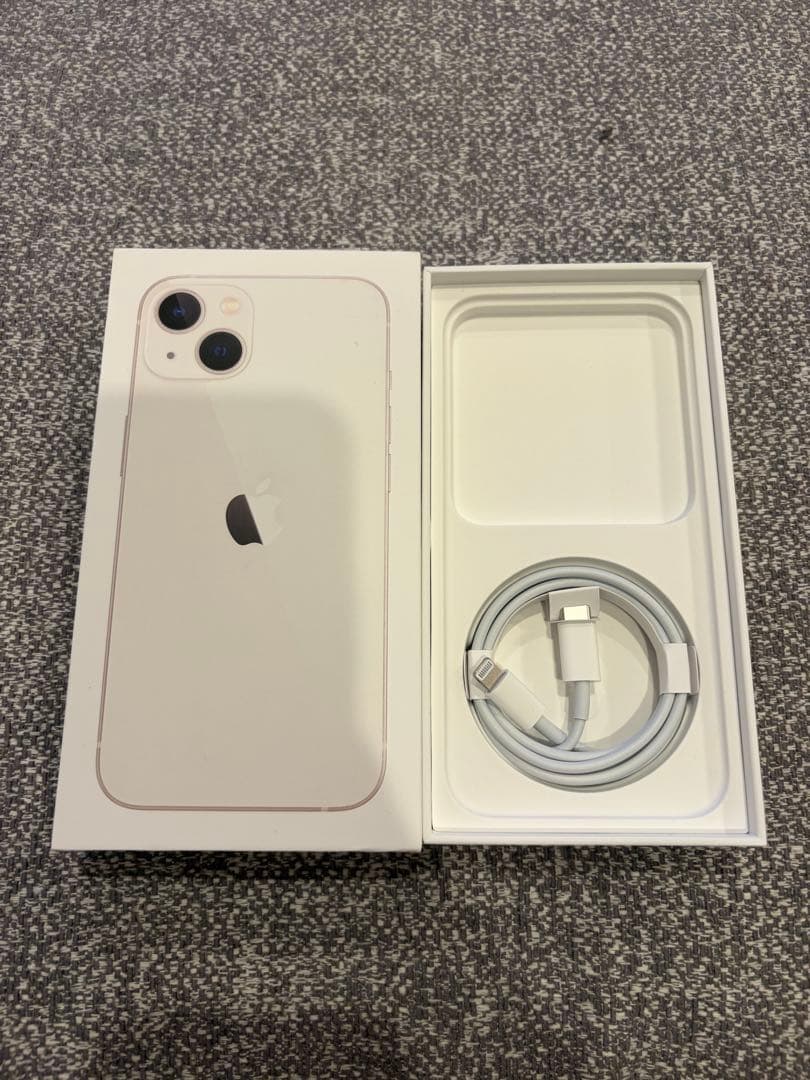 Apple iPhone 13 ホワイト 本体 充電ケーブル付き