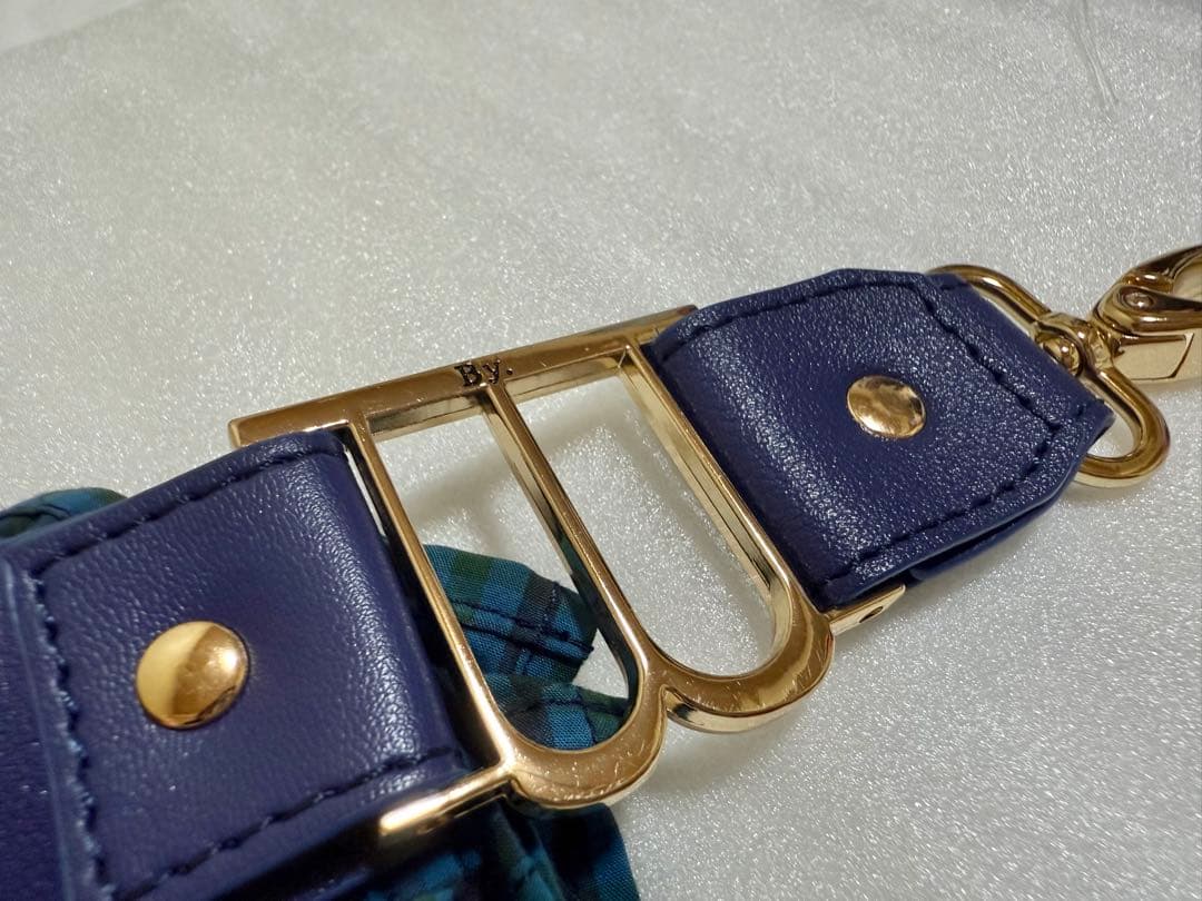 ファミリア　Bibiy ハンドストラップ