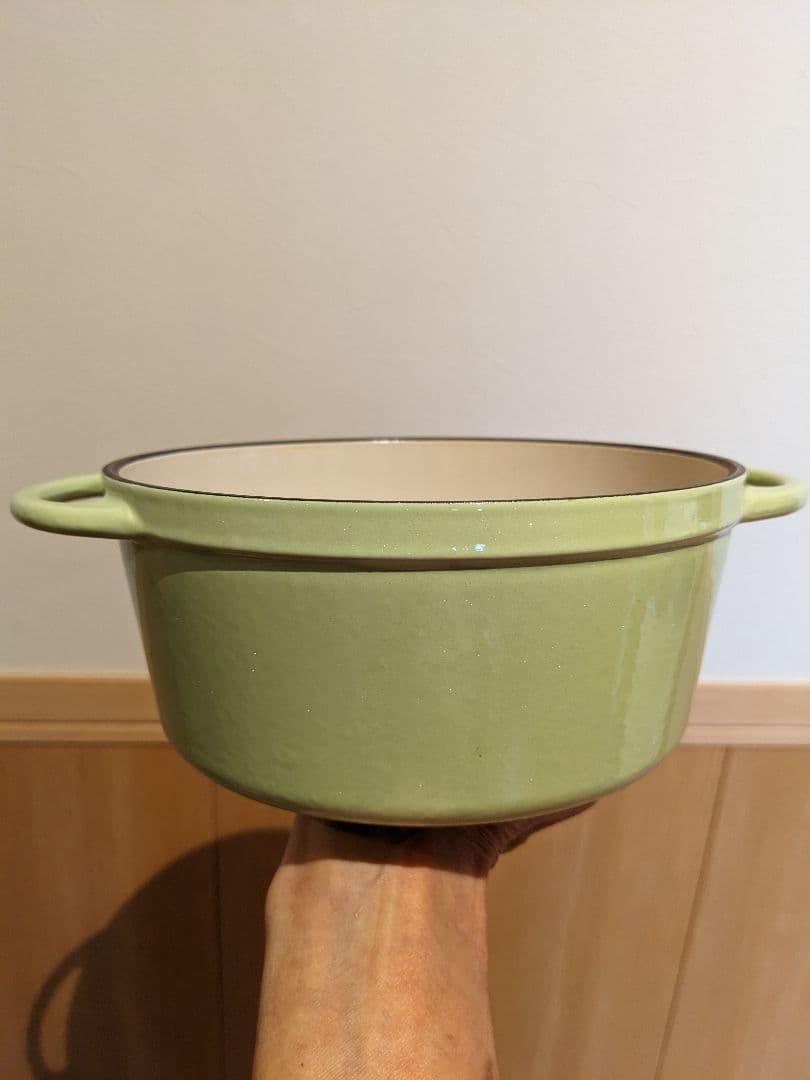 薪*様 バーミキュラ両手鍋 18cmパールグリーン(12/16)少しお値下げ致し