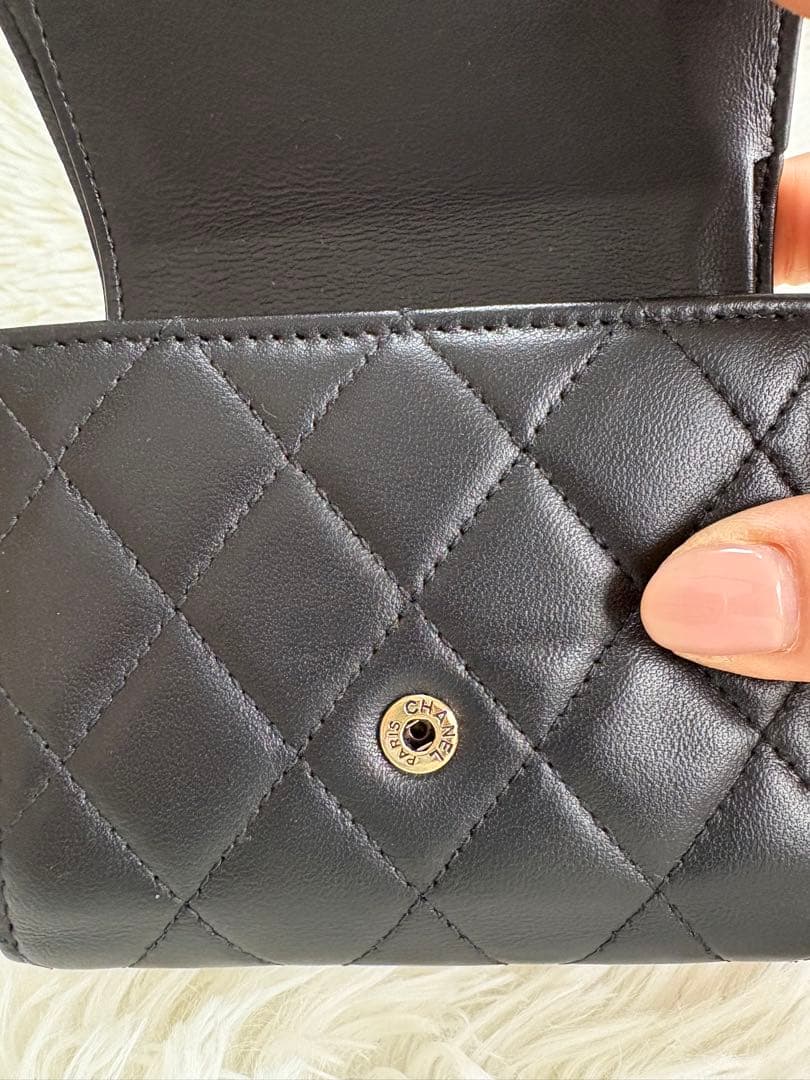 【美品】CHANEL シャネル　三つ折り財布　マトラッセ　ラムスキン　ブラック