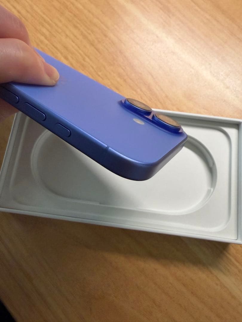 【美品】iPhone16 128GB ウルトラマリン