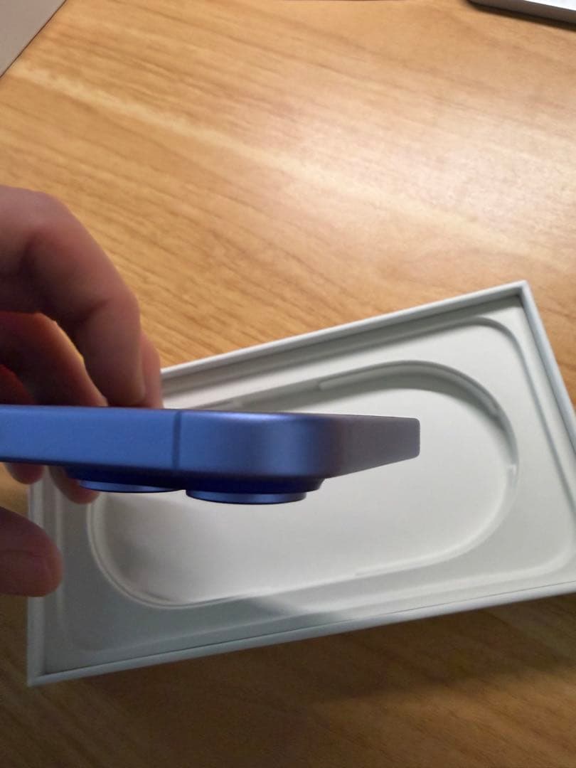 【美品】iPhone16 128GB ウルトラマリン