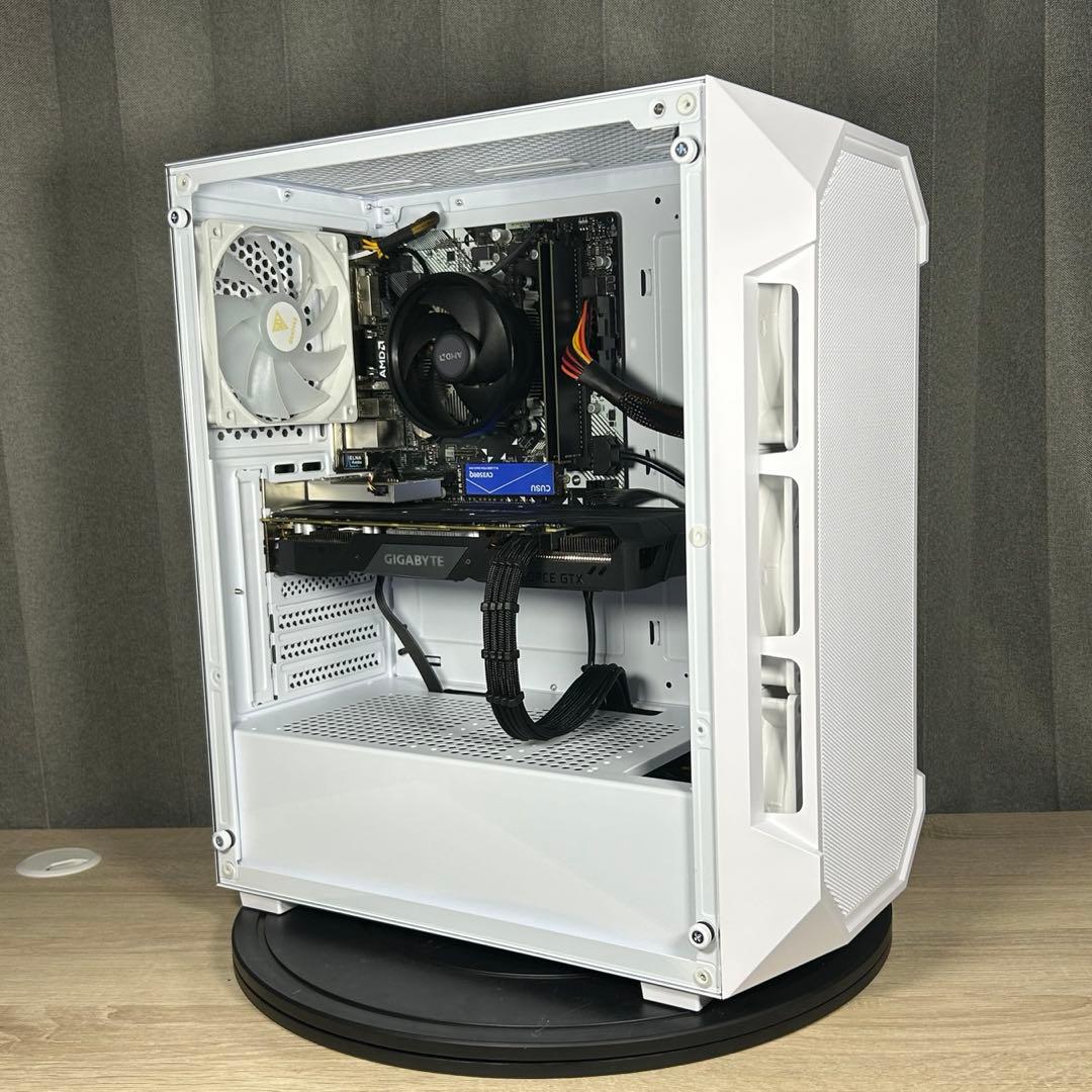 光る 自作ゲーミングPC FPSゲーム快適プレイ Windows11 SSD搭載