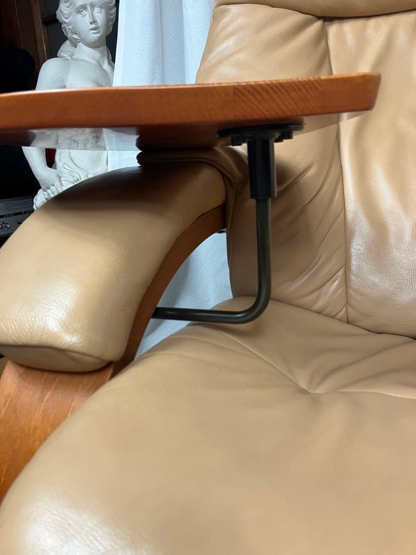 Hjellegjerde イエリアーダ社　本革リクライニングチェア