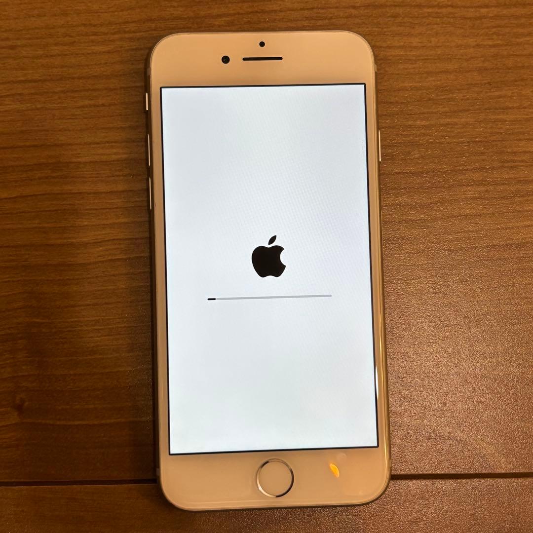 iPhone 8 シルバー SIMフリー 64GB バッテリー73%