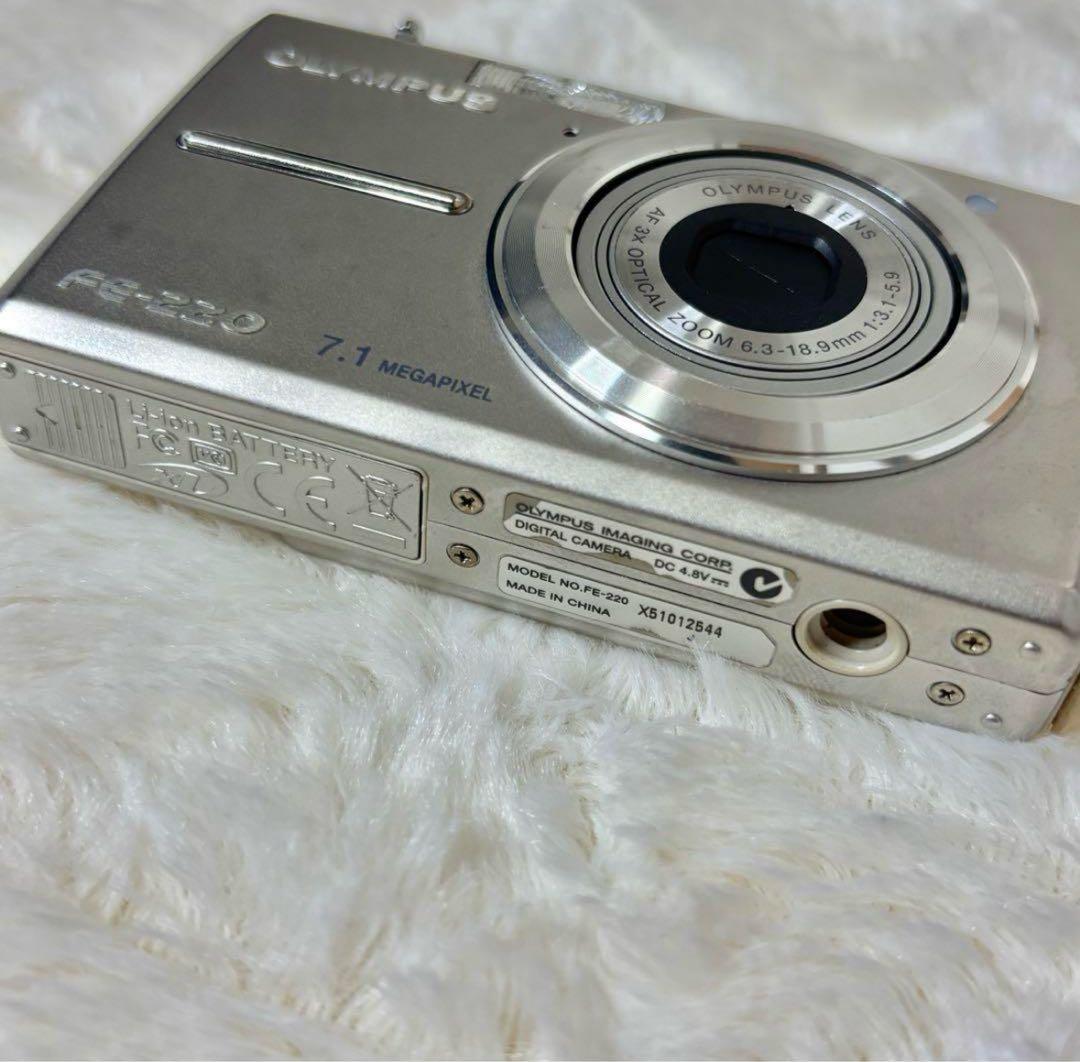 Olympus FE-220 7.1メガピクセル コンパクトカメラ