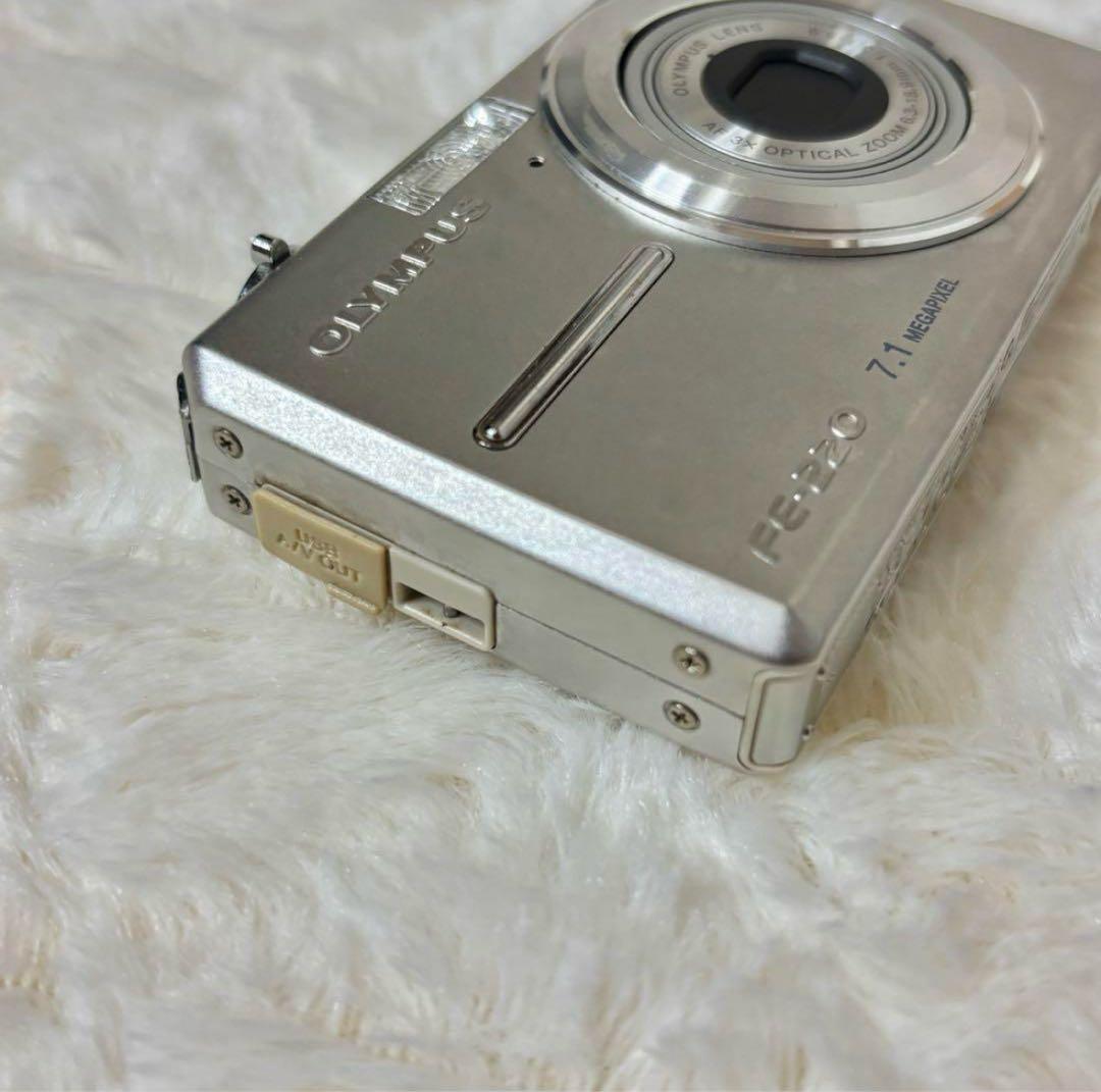 Olympus FE-220 7.1メガピクセル コンパクトカメラ