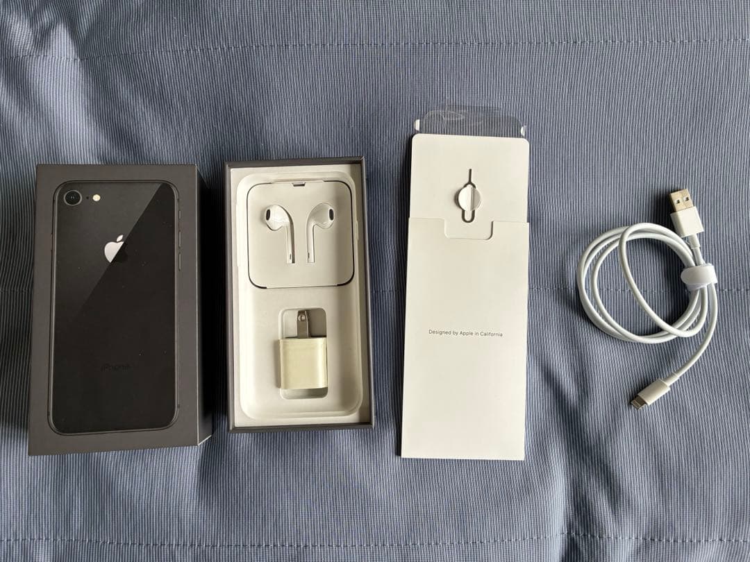 【美品一式】 iPhone 8 (128GB) Space Grey